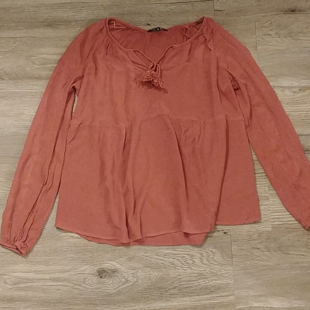 Flowing long sleeve